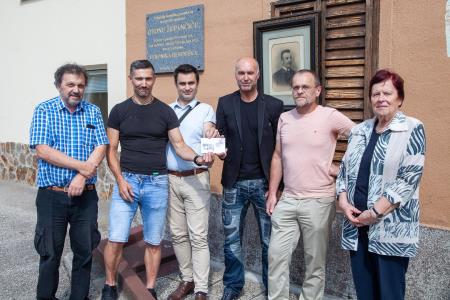 Nova priložnostna znamka Otona Župančiča (5)